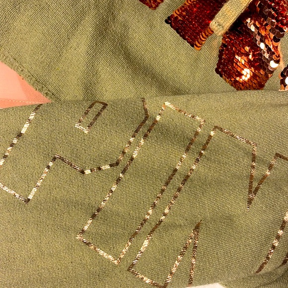 PINK VICTORIAS SECRET GREEN RUST SEQUINS GOLD SCRIPT SLEEVE CROP HOODIE LARGE - Picture 10 of 13